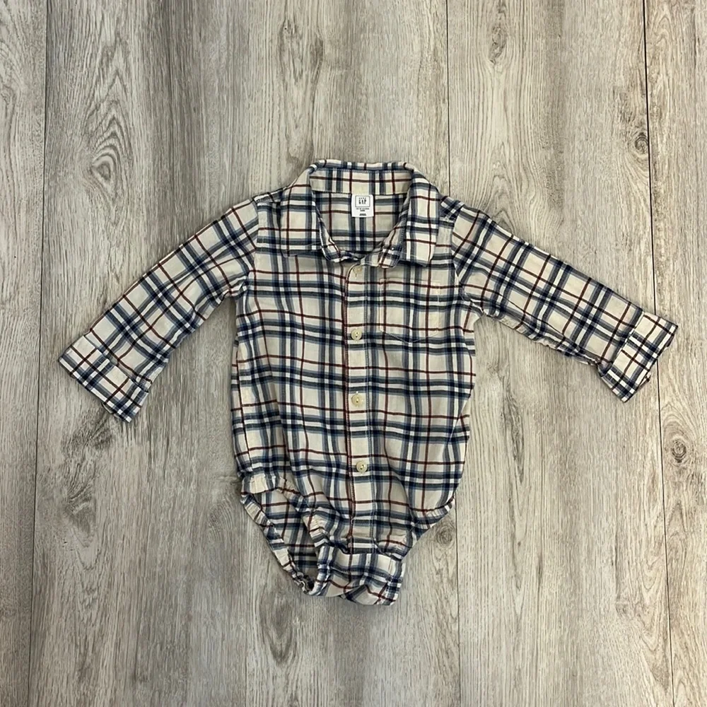 Baby Gap 12-18 months boys plaid long sleeve onesie
